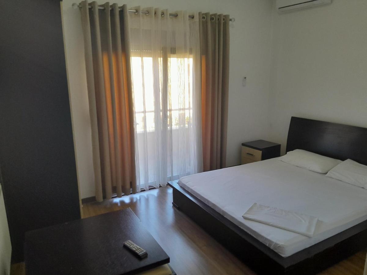 Hotel Yjet 포그라데츠 외부 사진